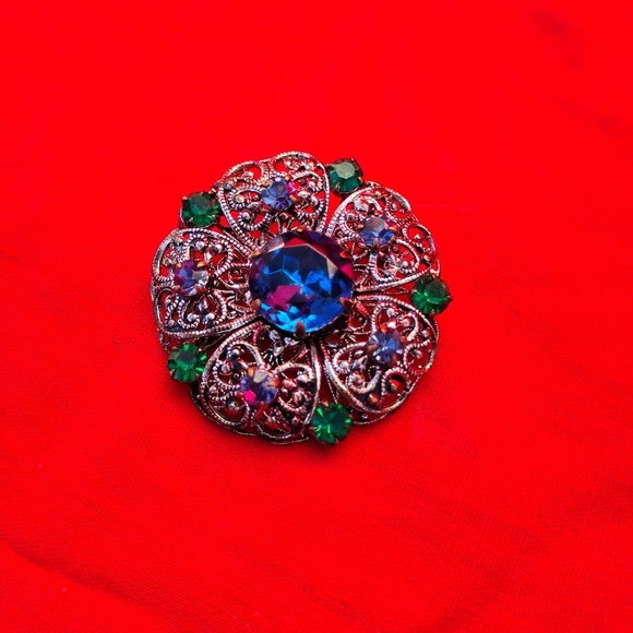Vintage Blue & Green Rhinestone Silver Tone Hearts Flower Brooch Pin. 1.5" - Picture 1 of 7